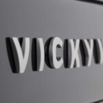 VICKYWOOD BRANCH 270° Clean Hardcover markis monterad på fordon