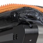 Robust Branch 270 Rugged Hardcover markis monterad på fordon i campingmiljö.