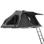 Hybrid taktält monterat på bil – kompakt roof‑top‑tält för camping och äventyr.